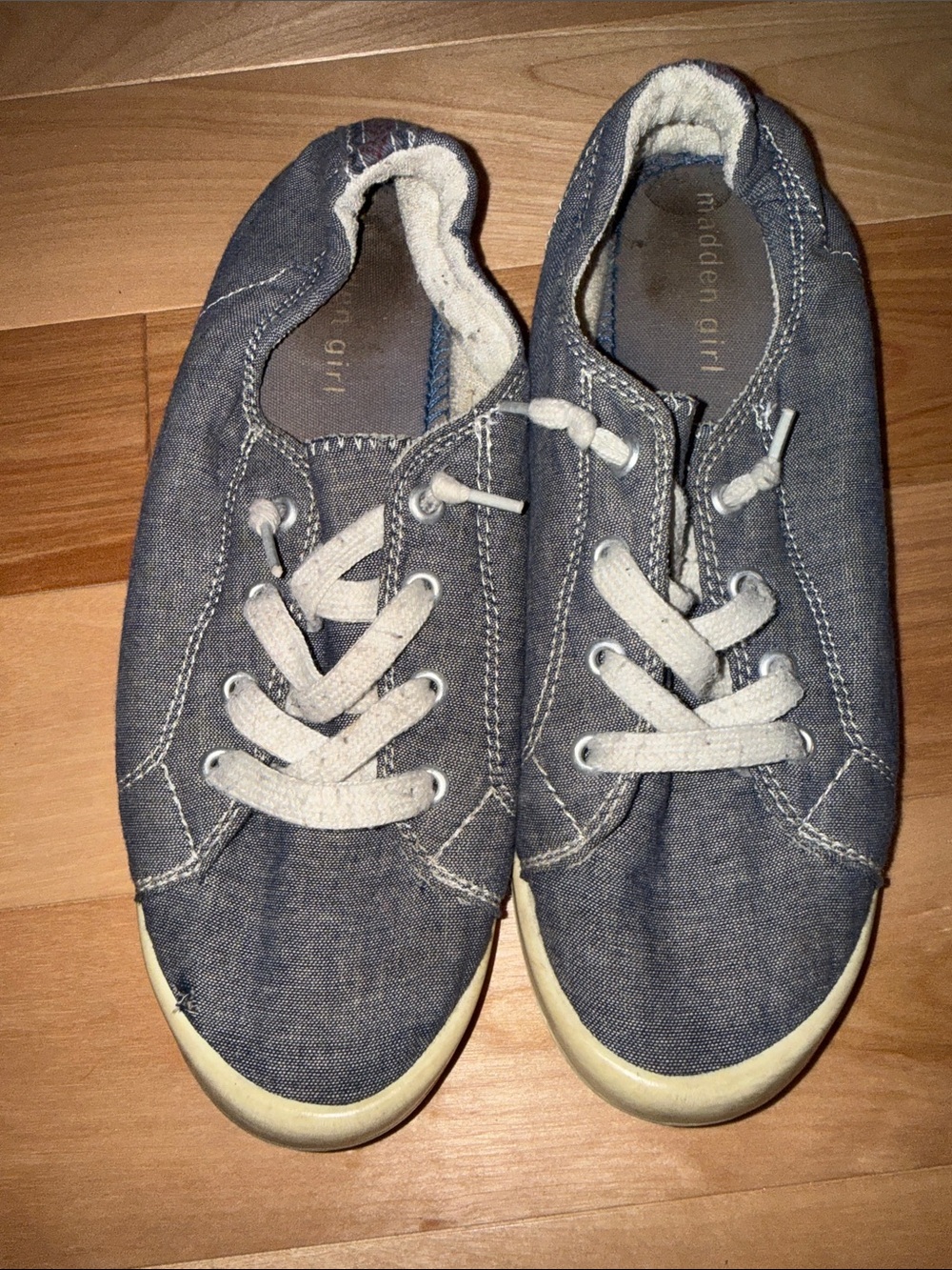 Madden Girl slate Gray Canvas Lace-Up Sneakers 8.5